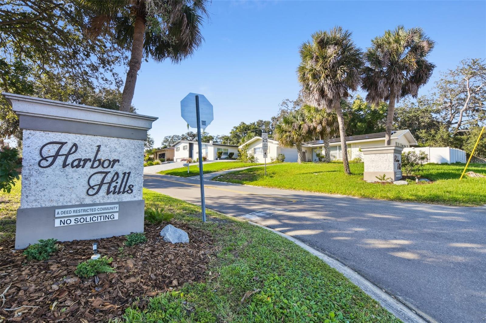 4415 Clearwater Harbor Dr N Property Photo 2
