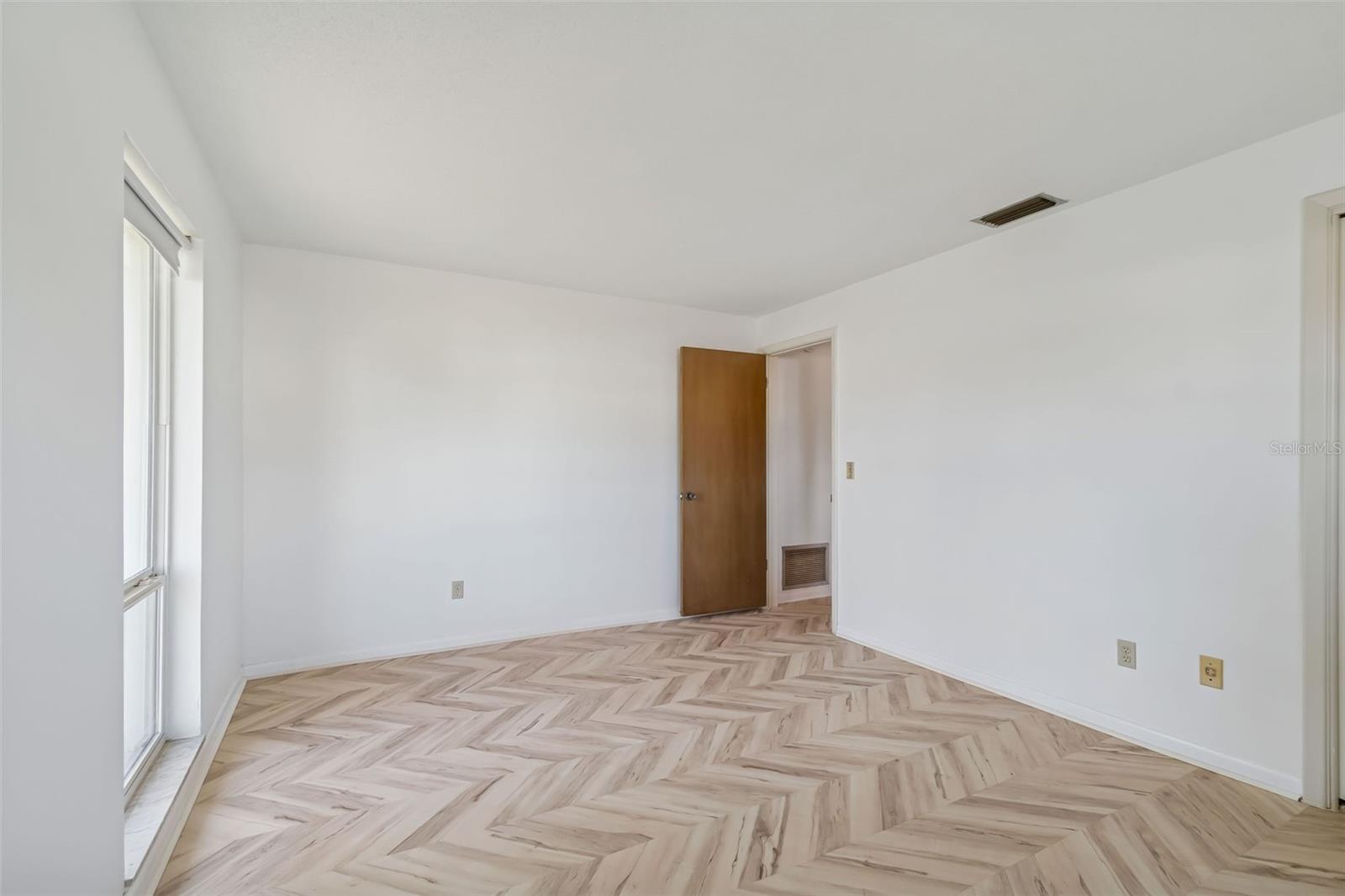 4415 Clearwater Harbor Dr N Property Photo 28