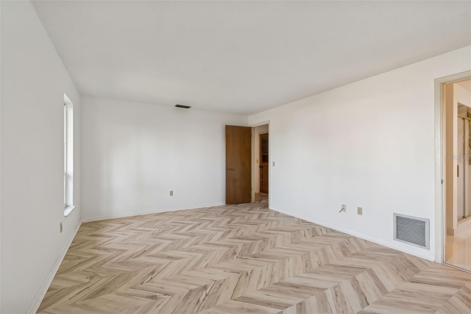 4415 Clearwater Harbor Dr N Property Photo 36