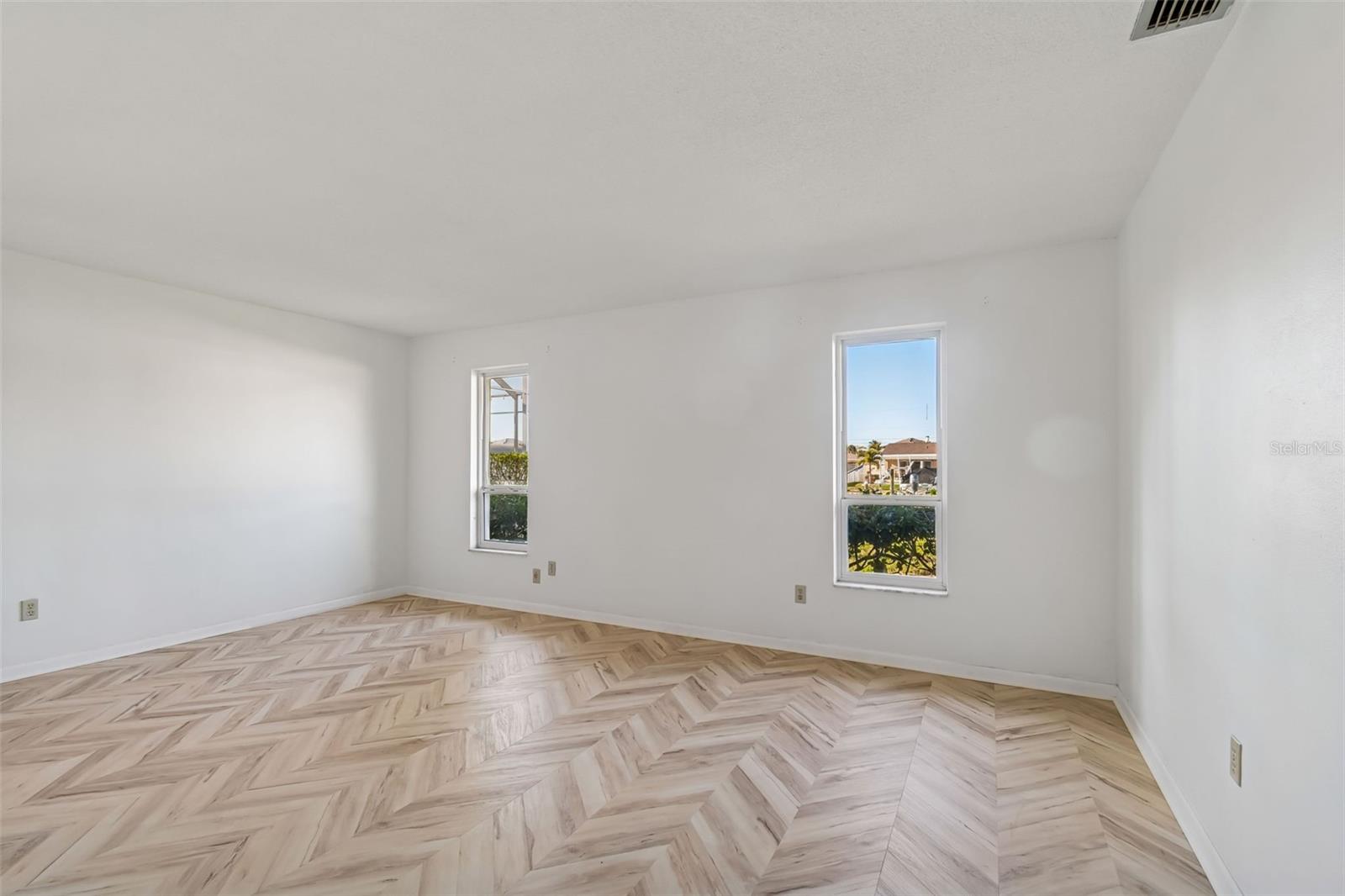 4415 Clearwater Harbor Dr N Property Photo 37
