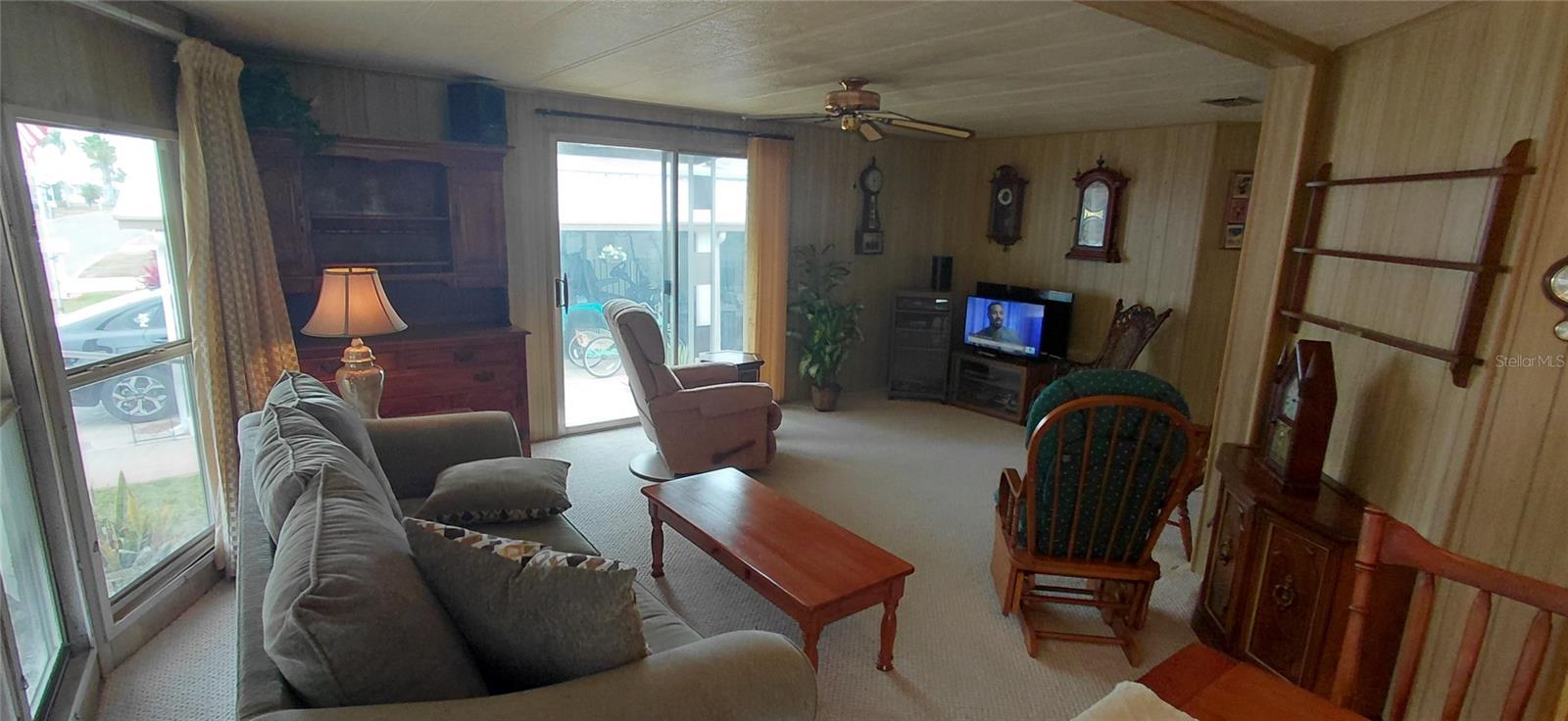 2127 Oahu Dr Property Photo 4