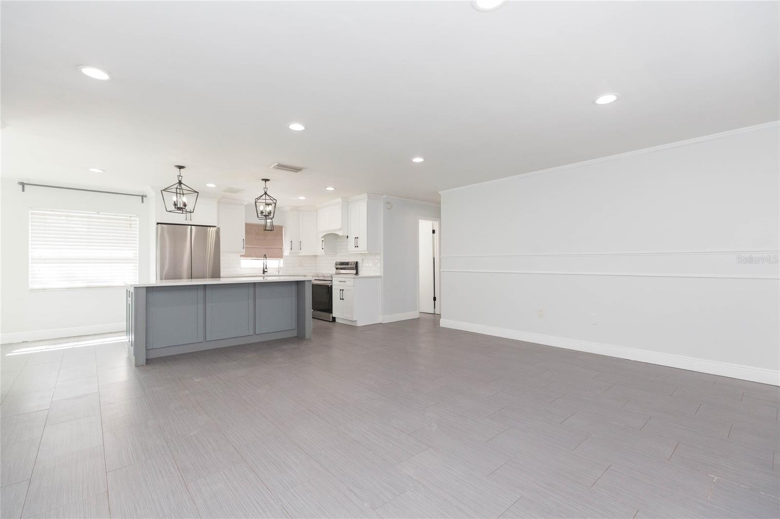 2307 Lincoln Ct Property Photo 4
