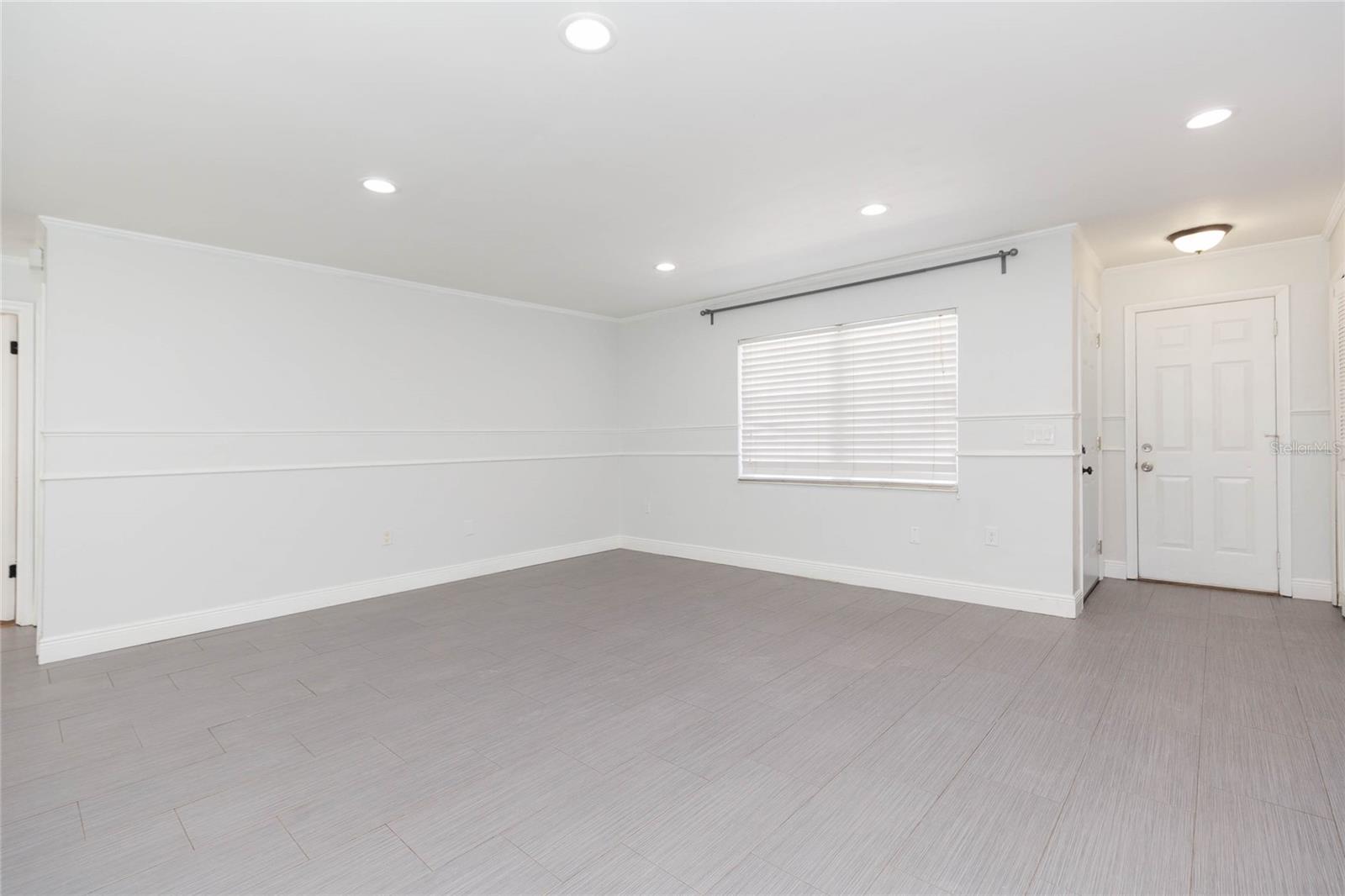 2307 Lincoln Ct Property Photo 5