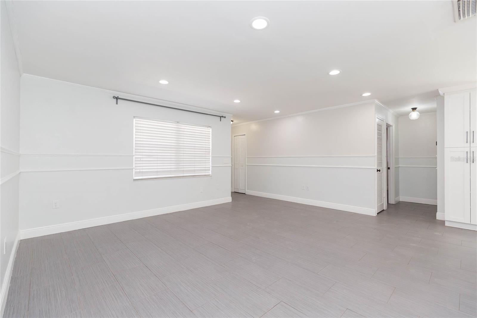 2307 Lincoln Ct Property Photo 6