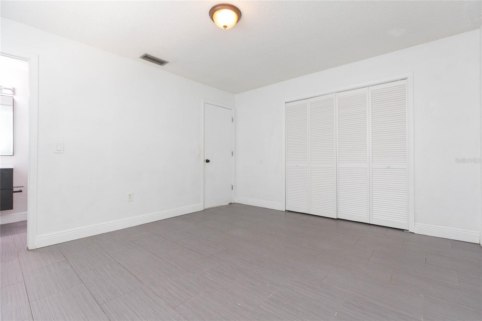 2307 Lincoln Ct Property Photo 24