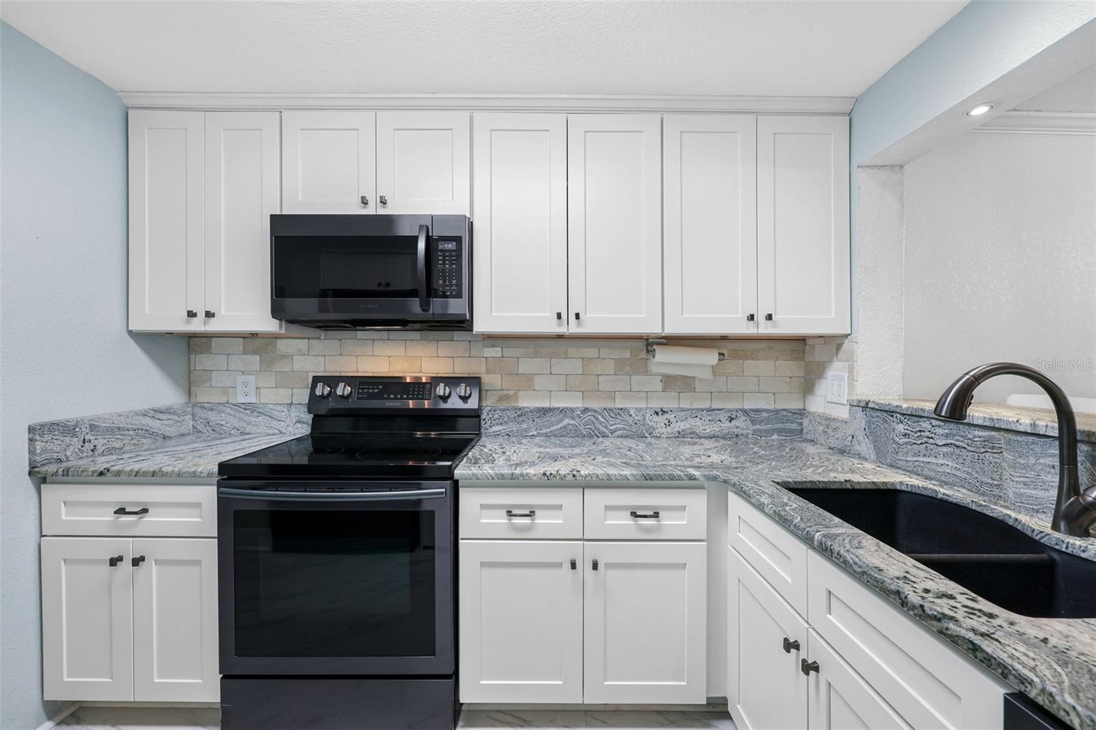 14900 Gulf Blvd #304 Property Photo 7