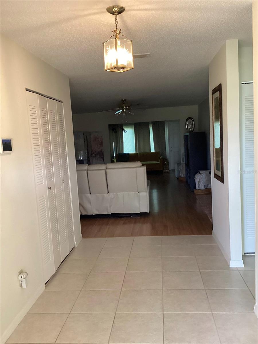2512 Lancaster Dr #2512 Property Photo 3