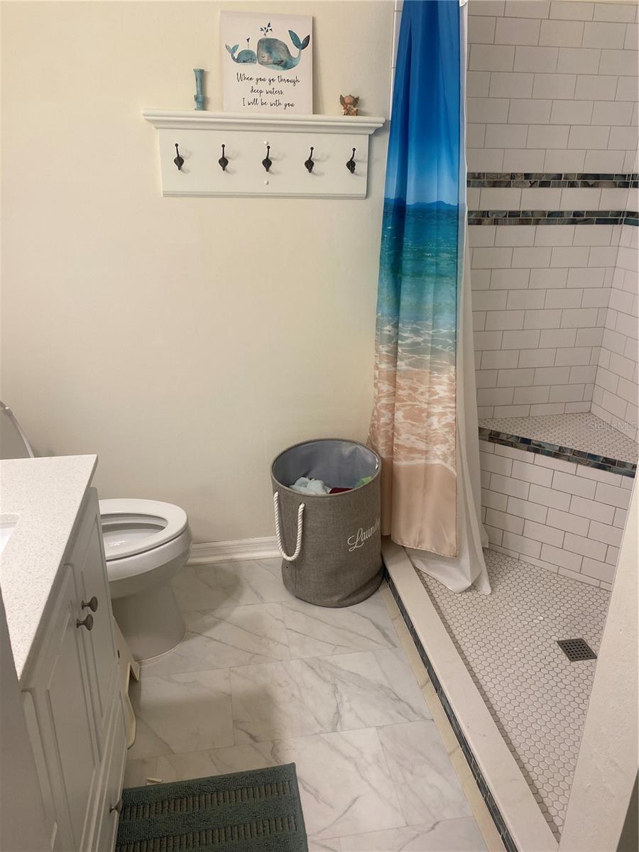 2512 Lancaster Dr #2512 Property Photo 11