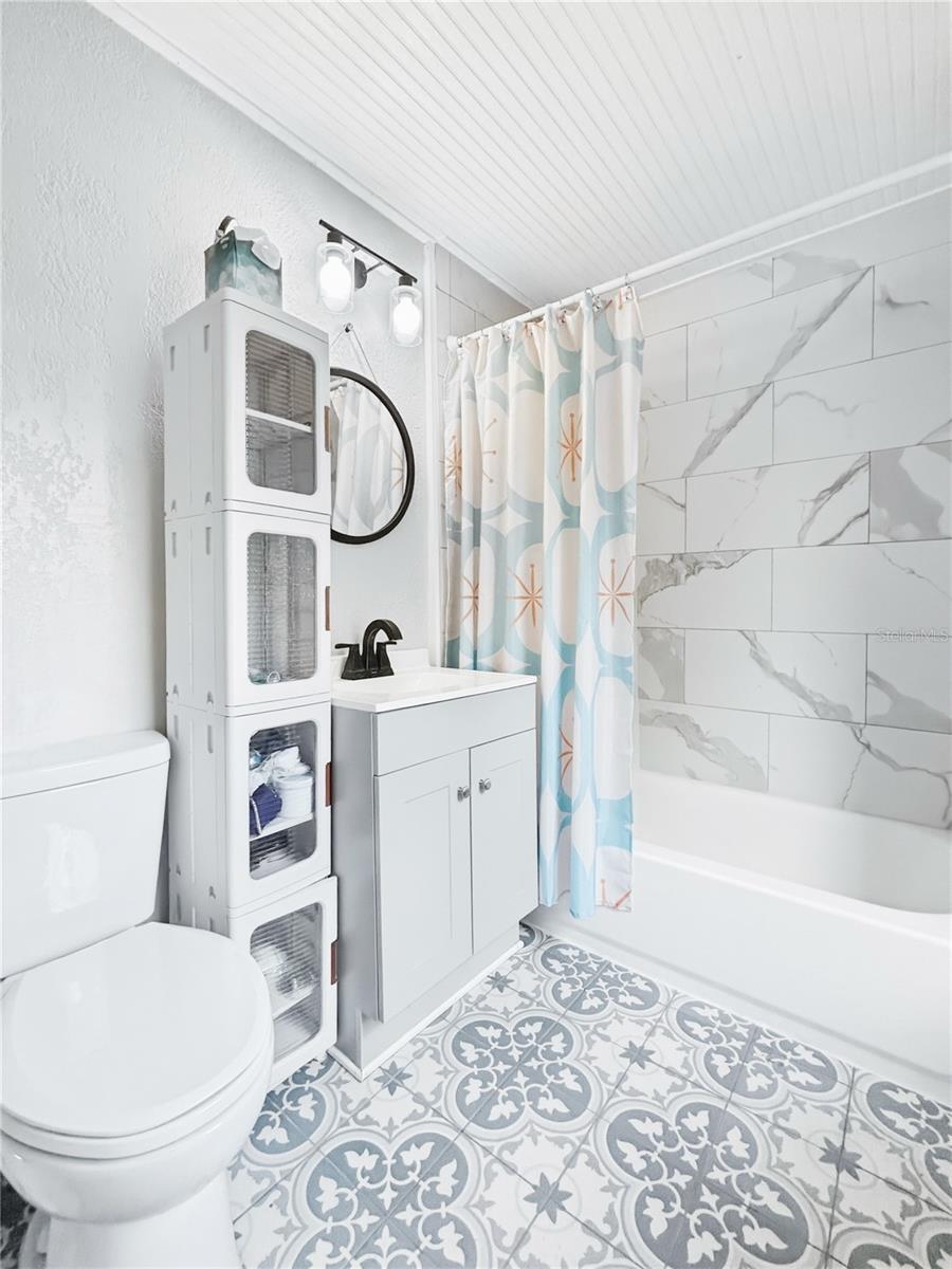 TB8481729 Property Photo 17