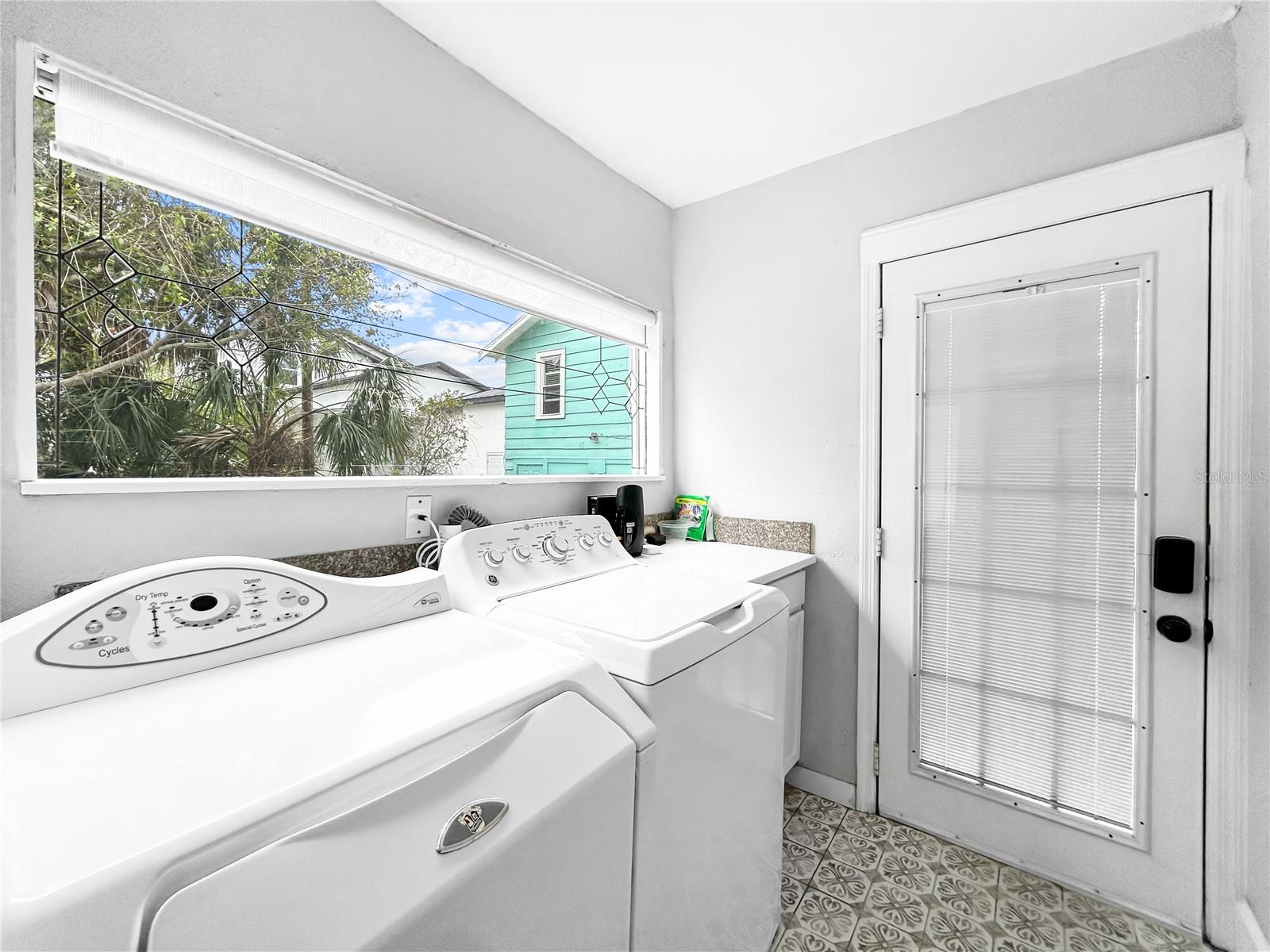 TB8481729 Property Photo 33