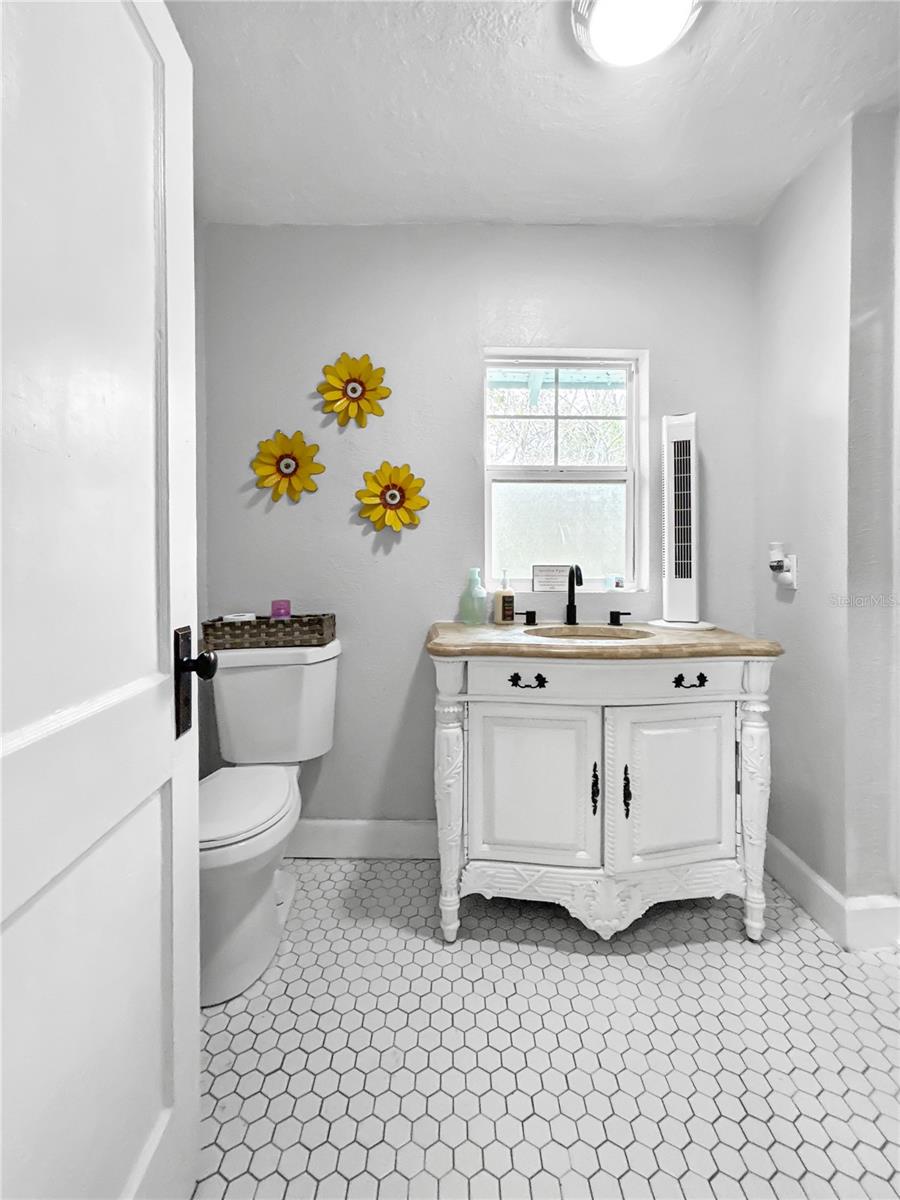 TB8481729 Property Photo 42
