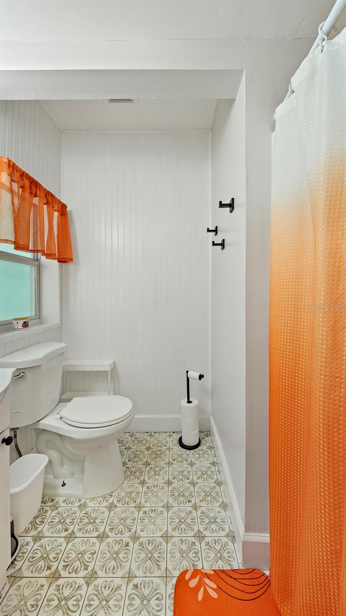 TB8481729 Property Photo 45