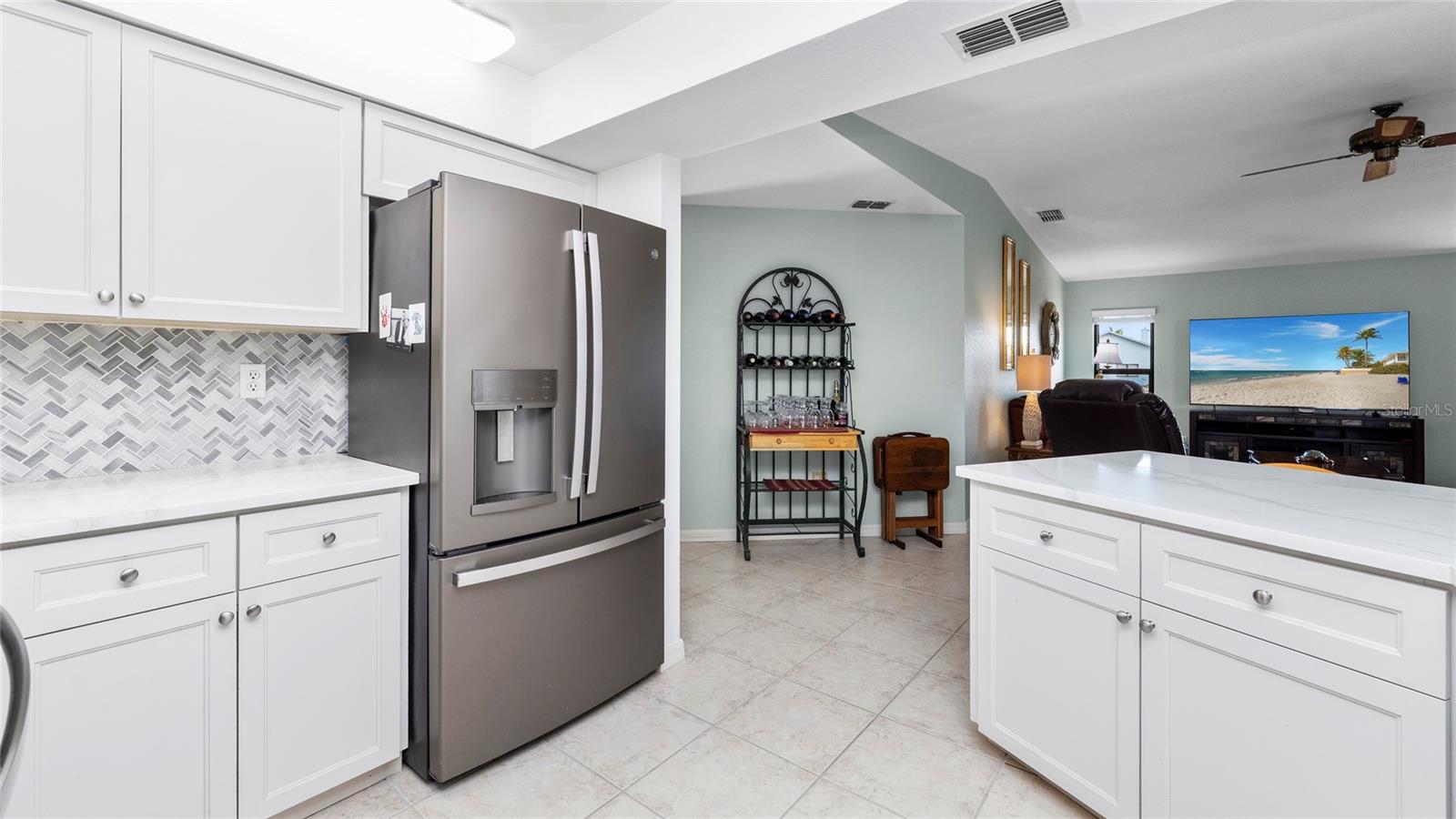 27248 San Marino Dr Property Photo 6