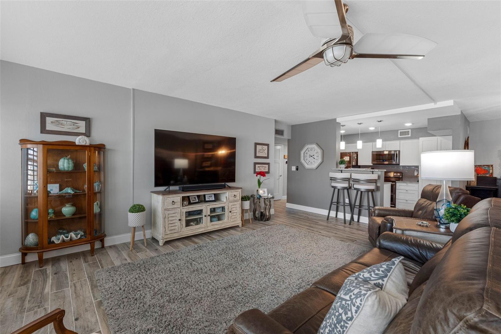 17400 Gulf Blvd #i3 Property Photo 6