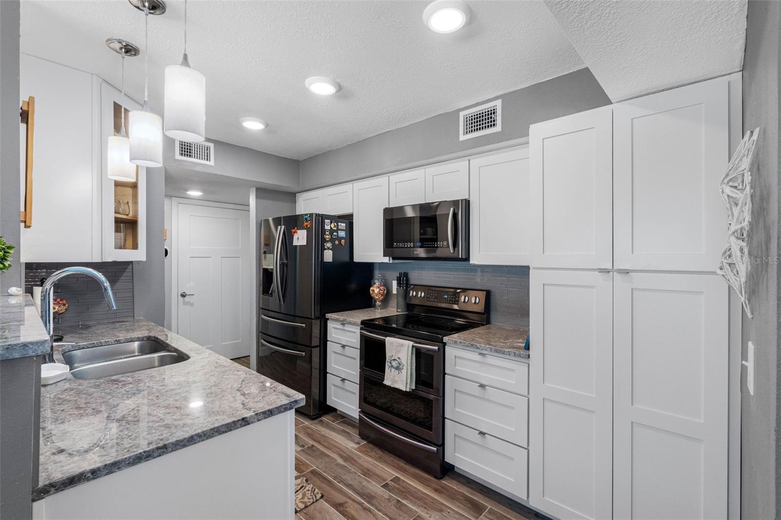 17400 Gulf Blvd #i3 Property Photo 12