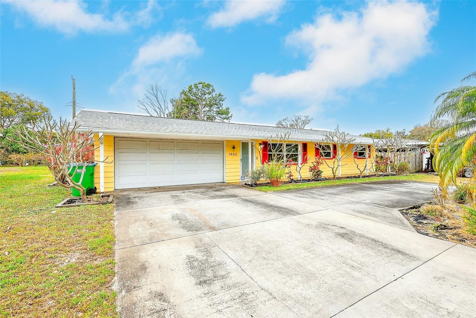 1465 Bayview Dr Property Photo 1
