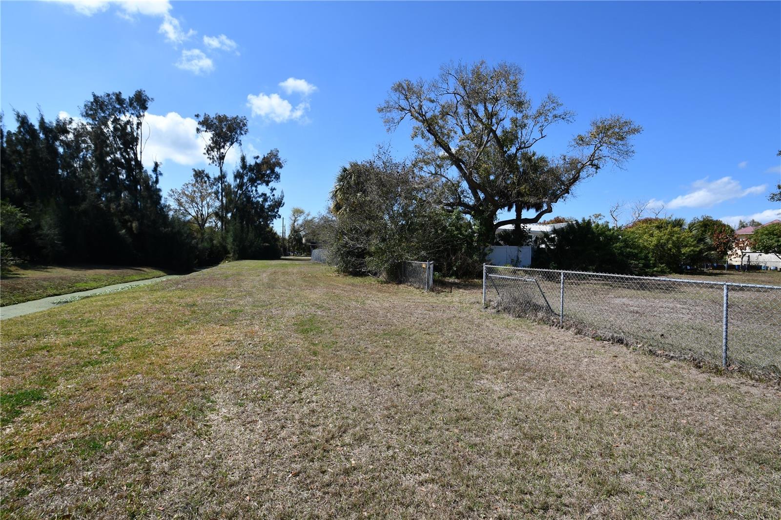 8020 Interbay Blvd Property Photo 17