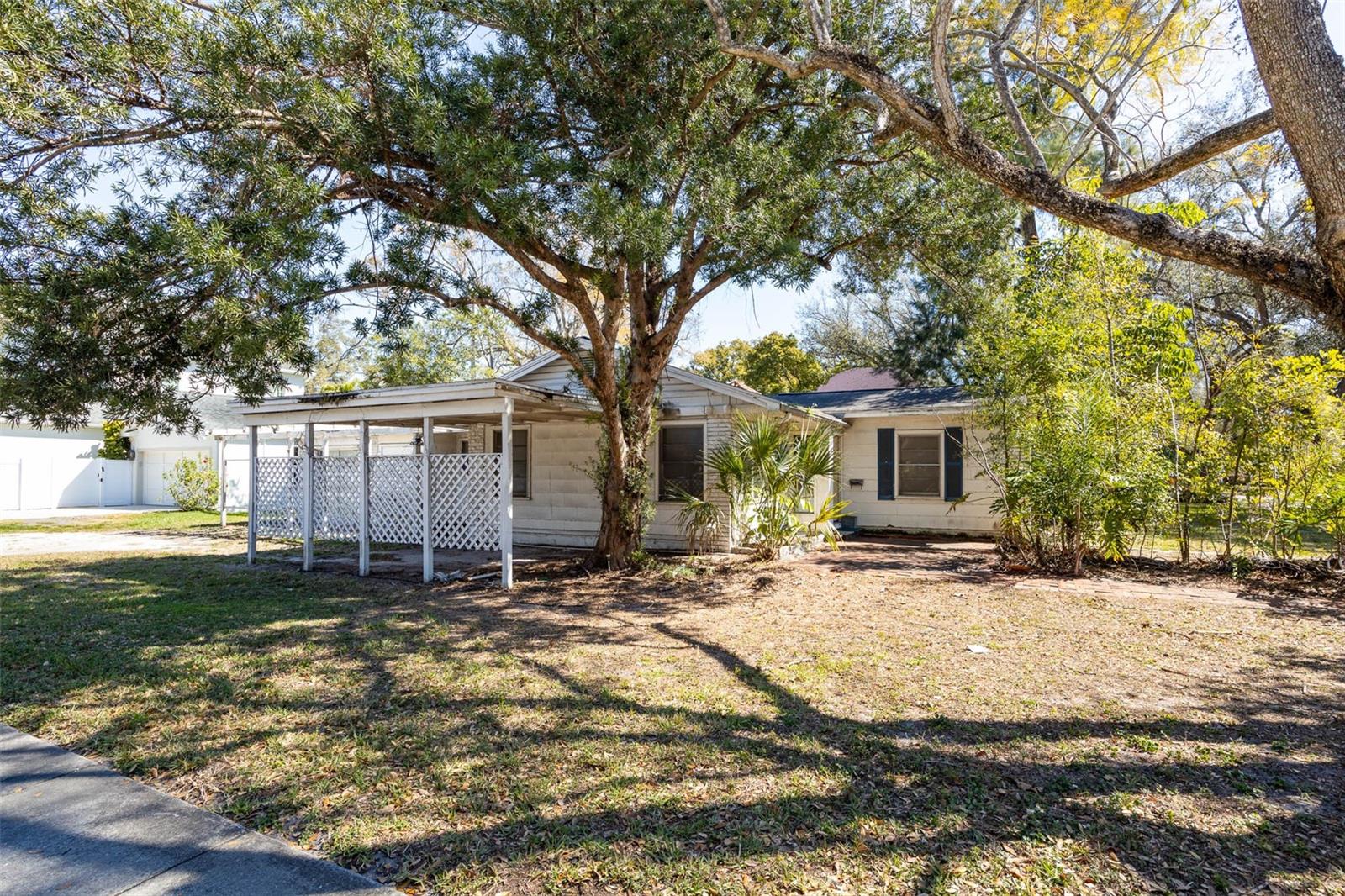 2627 W Watrous Ave Property Photo 8