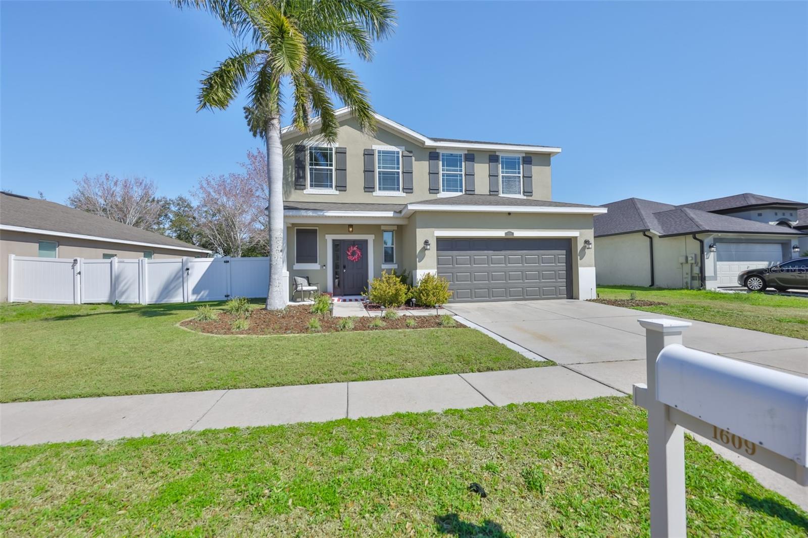 1609 Bonita Bluff Ct Property Photo 9
