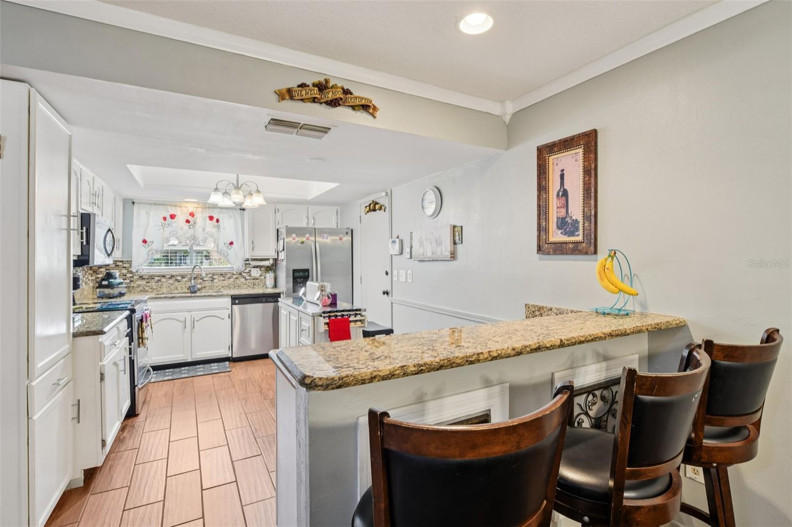 10407 Larissa St Property Photo 7