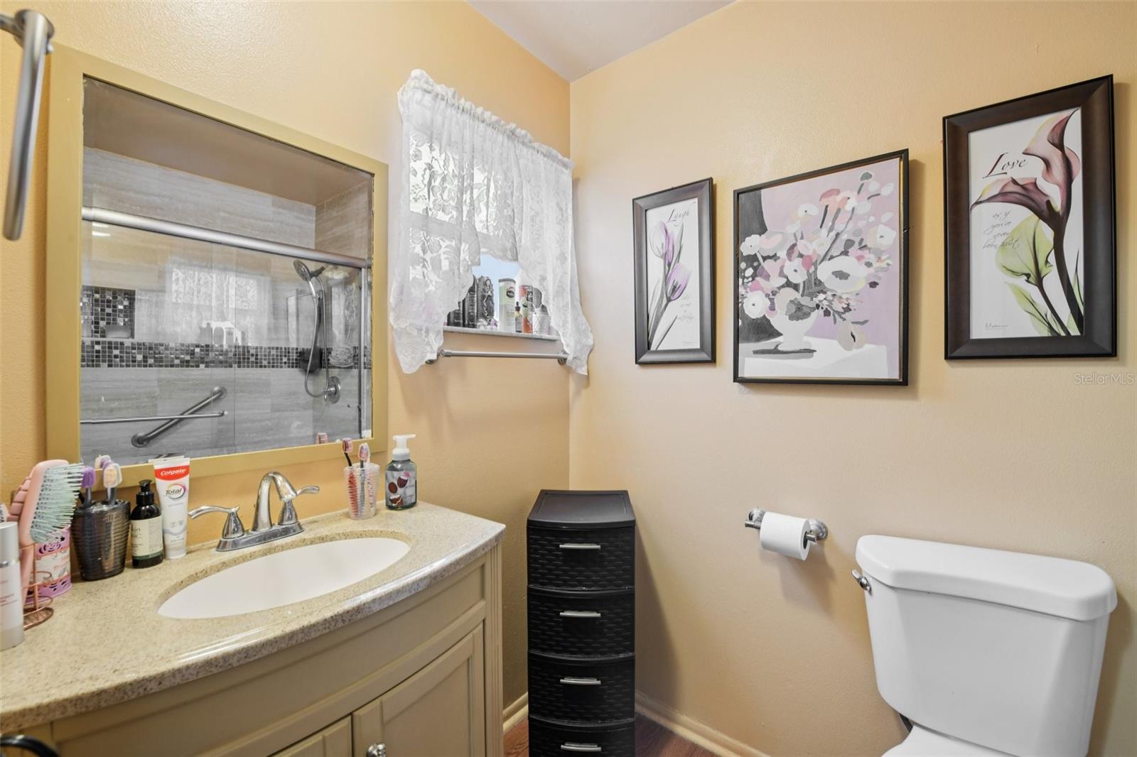 10407 Larissa St Property Photo 11
