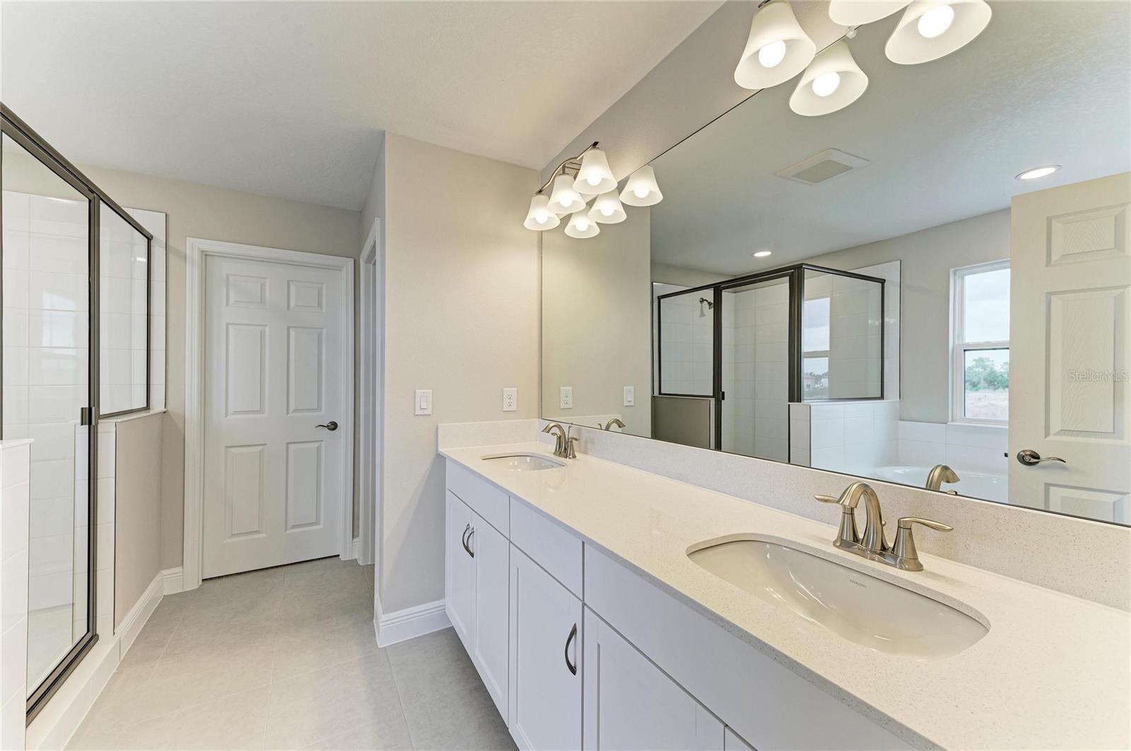 13718 Heartwood Way Property Photo 8