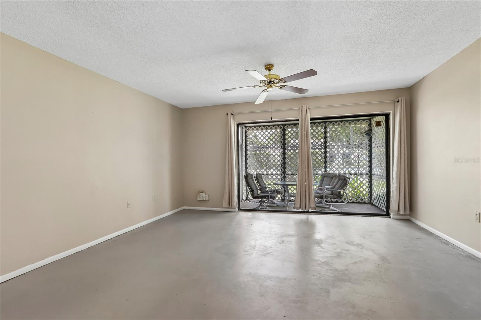 8419 Laurelon Pl Property Photo 9