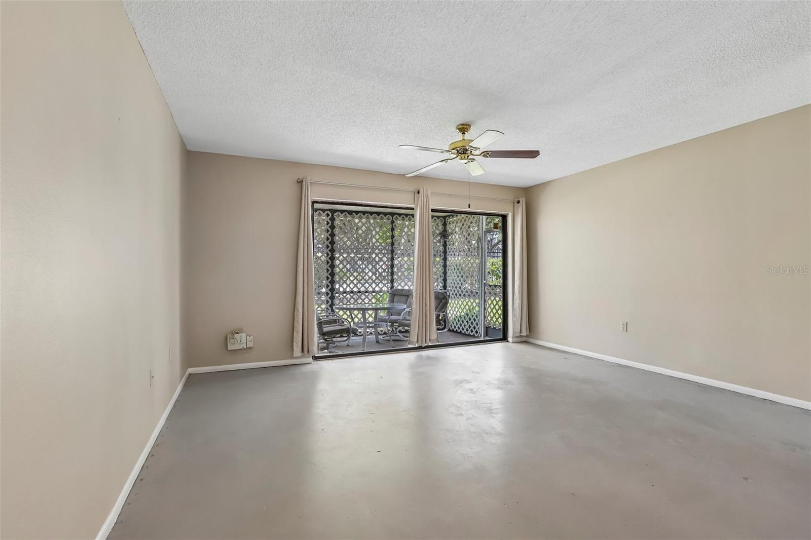 8419 Laurelon Pl Property Photo 10