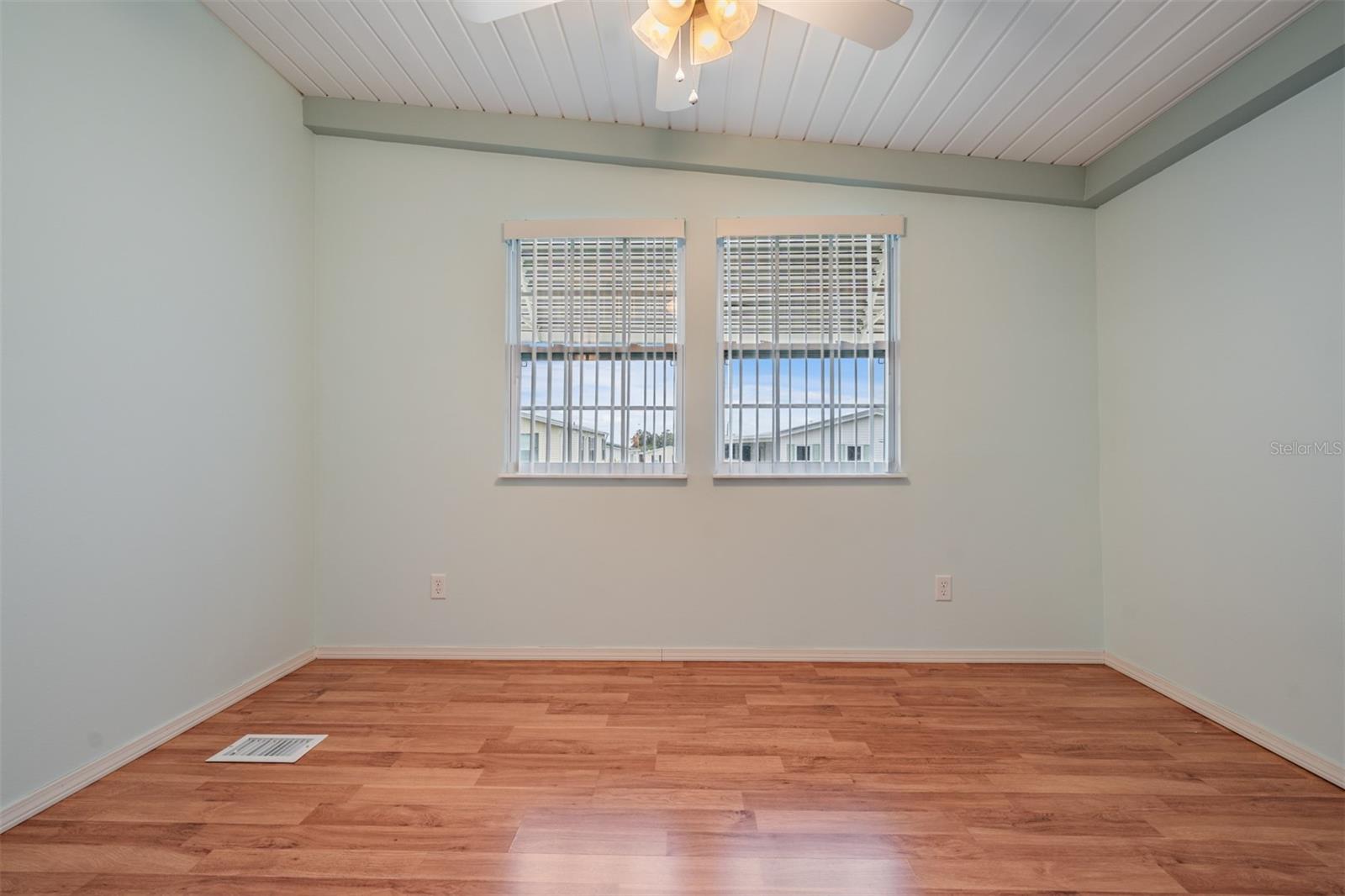37443 Gill Ave Property Photo 46