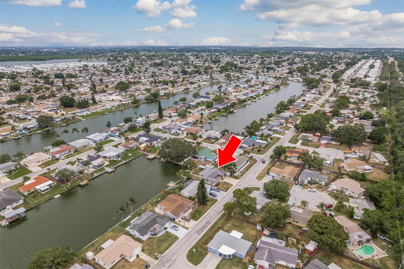 4036 SUNRAY DR Property Photo 1