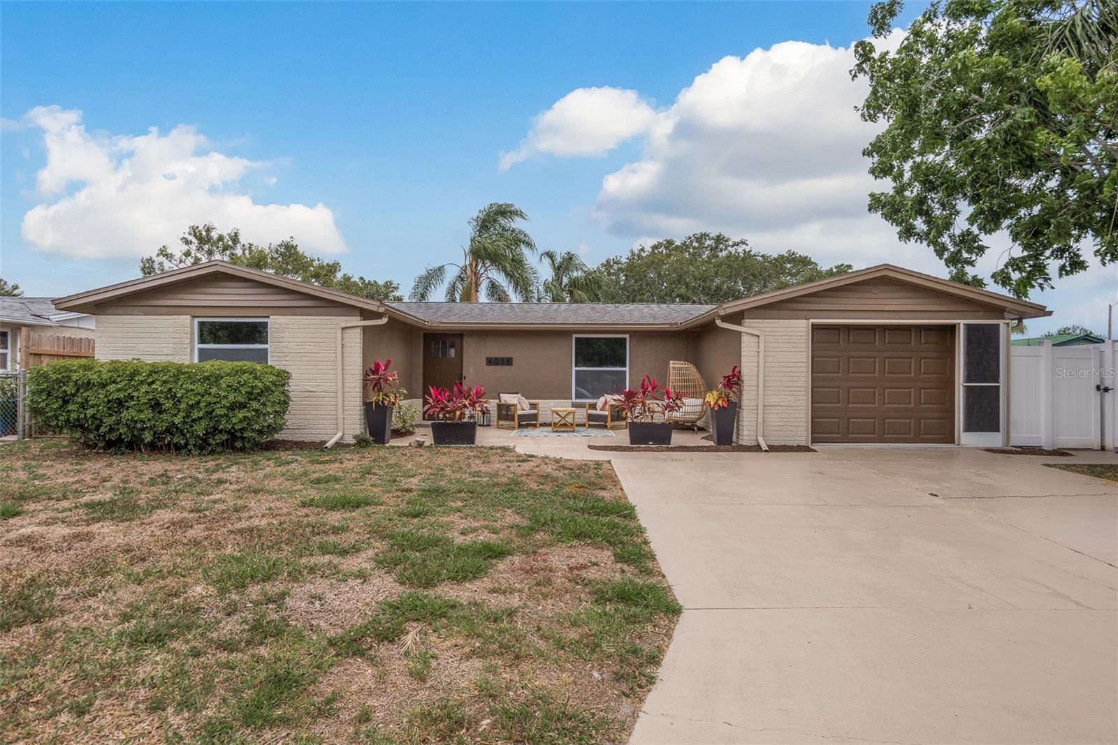 4036 Sunray Dr Property Photo 2