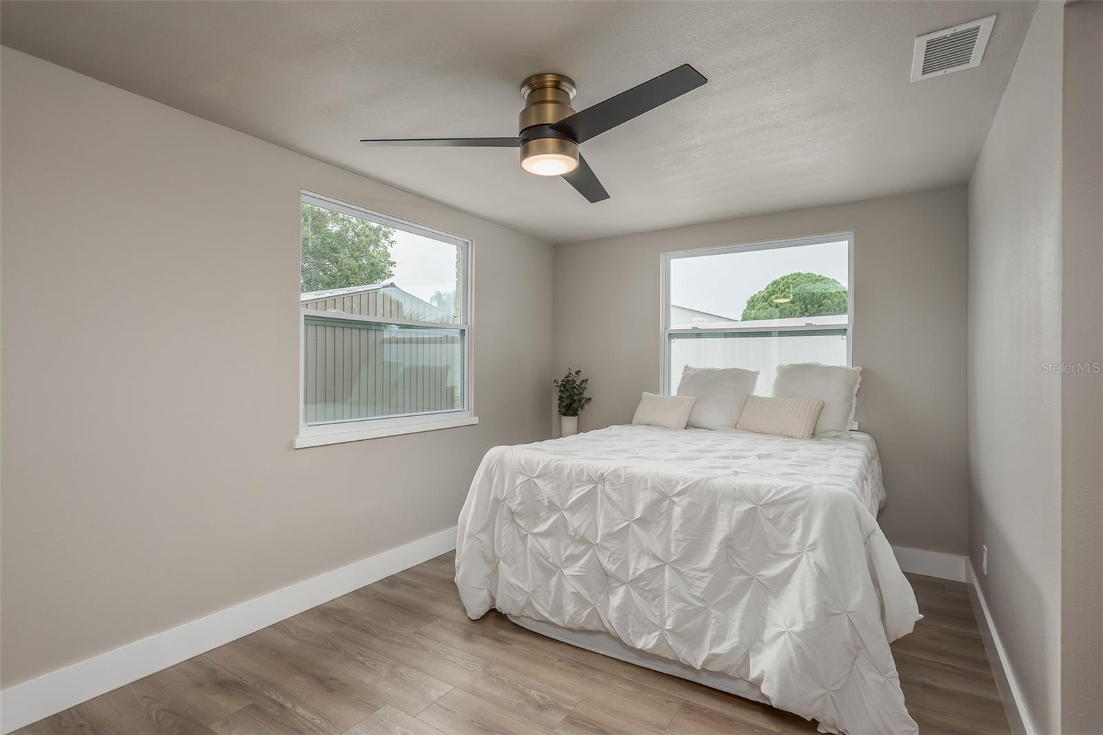 4036 Sunray Dr Property Photo 15
