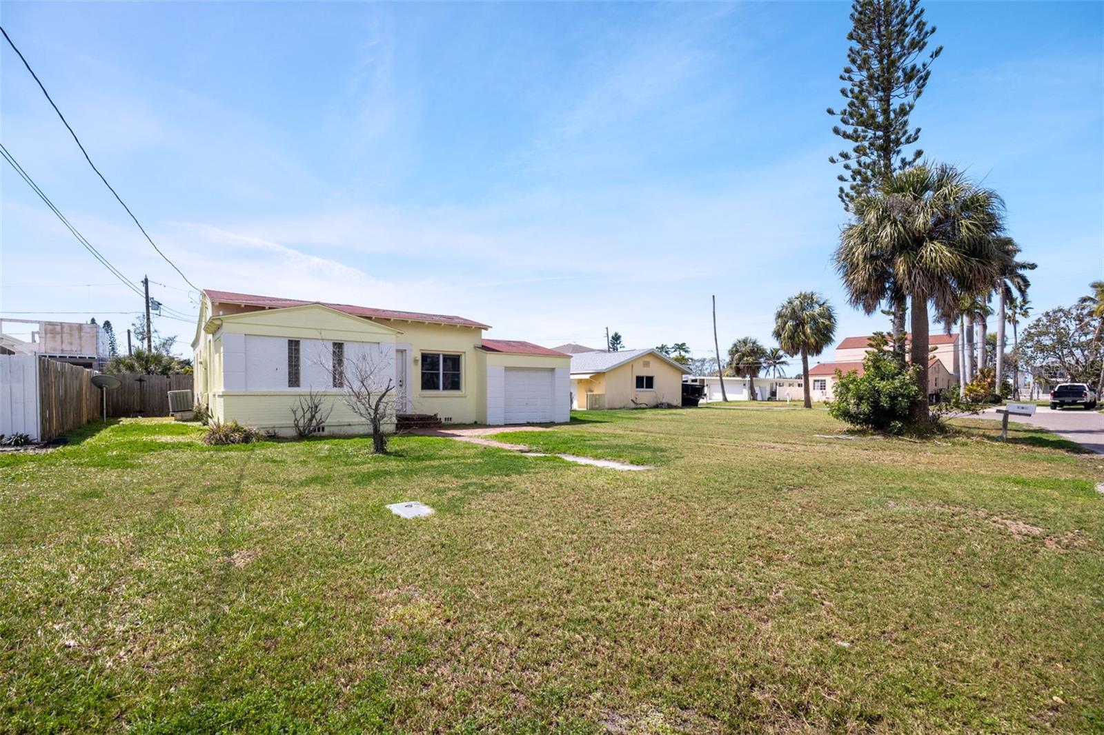 15822 Redington Dr Property Photo 11