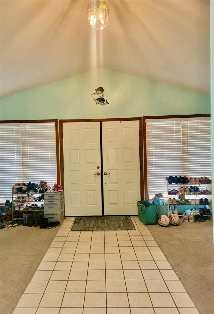 585 E Foresthill Pl Property Photo 2