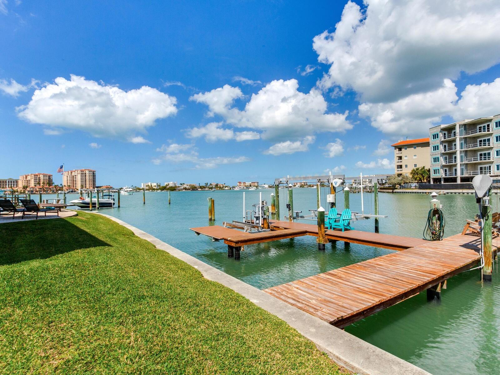210 Dolphin Pt #b Property Photo 1