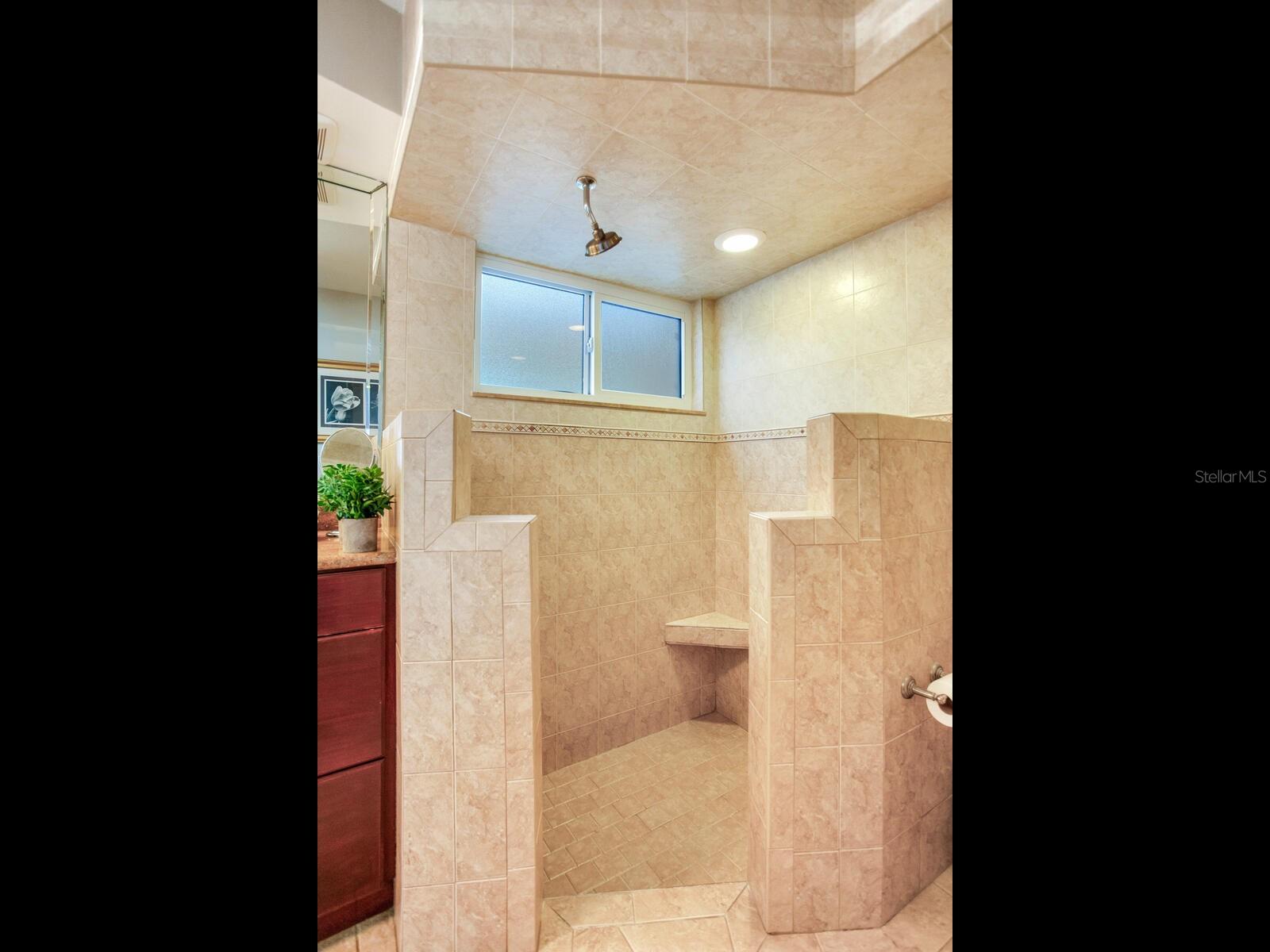 210 Dolphin Pt #b Property Photo 46