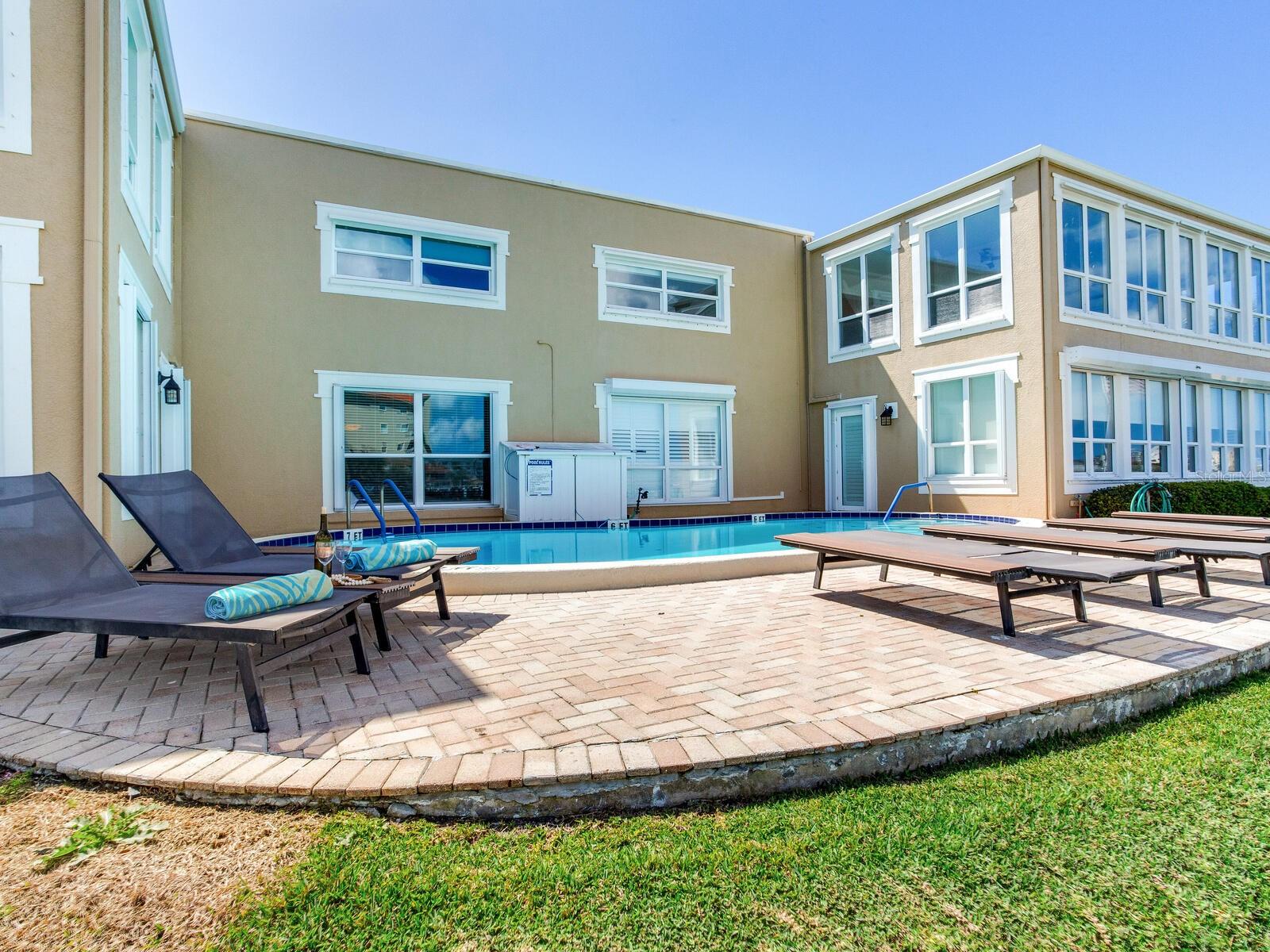 210 Dolphin Pt #b Property Photo 55