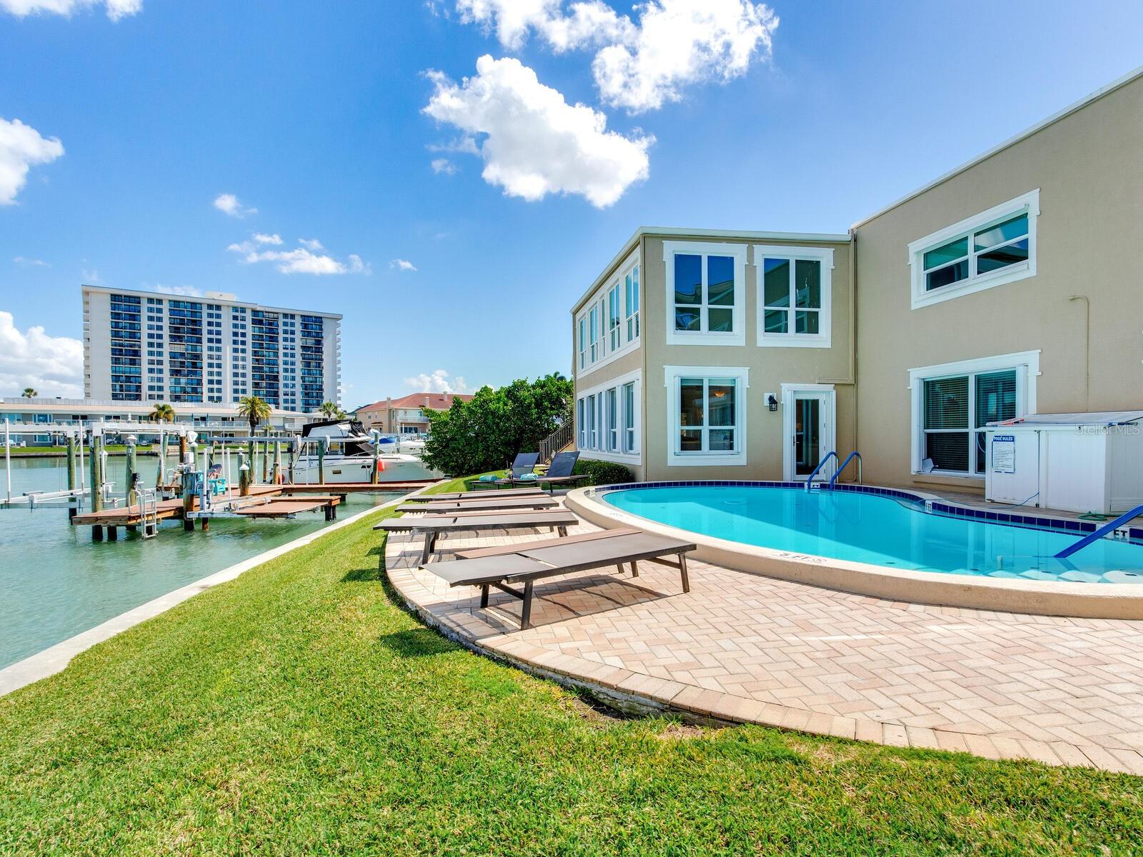 210 Dolphin Pt #b Property Photo 56