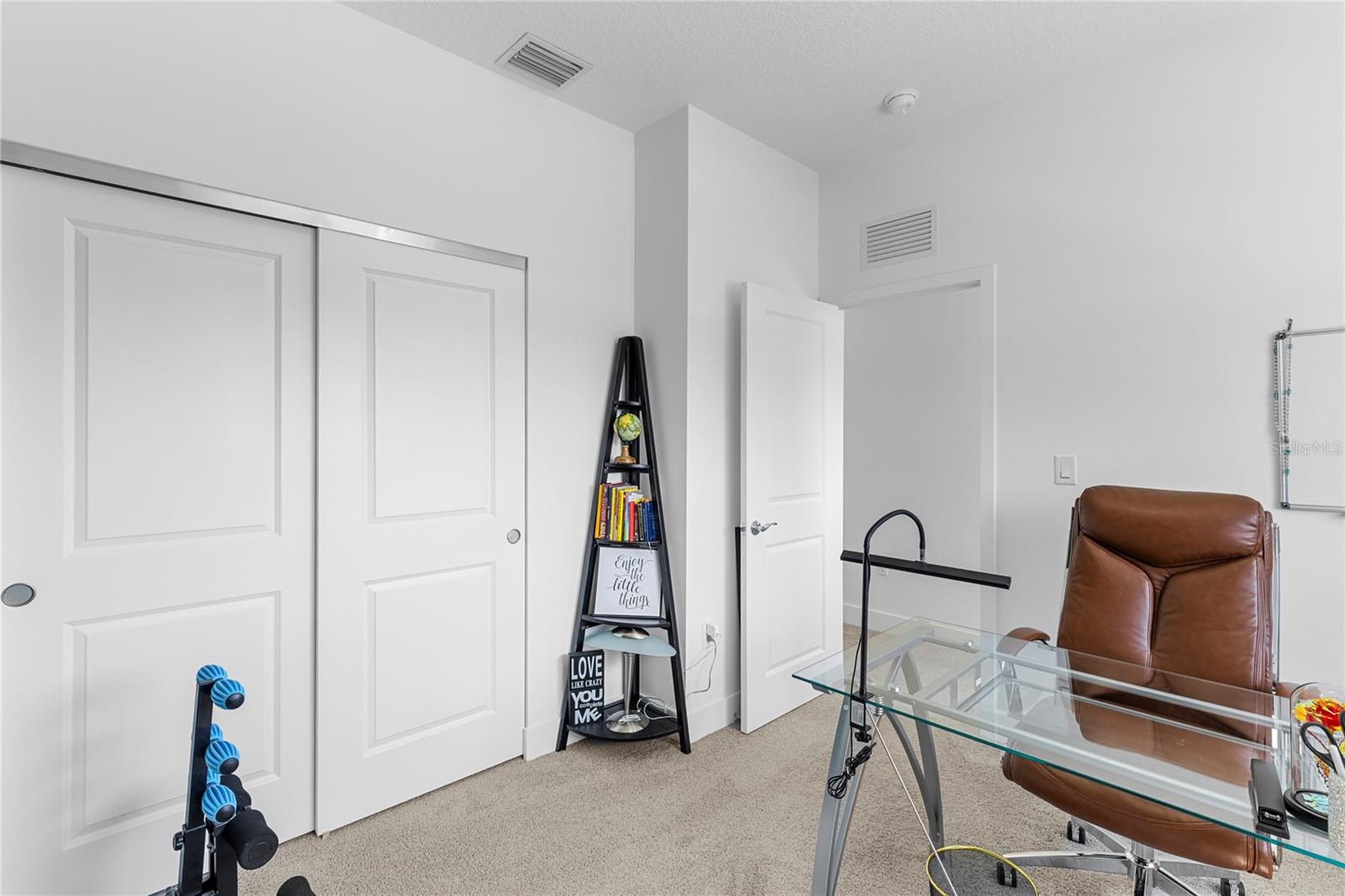 TB8482448 Property Photo 26