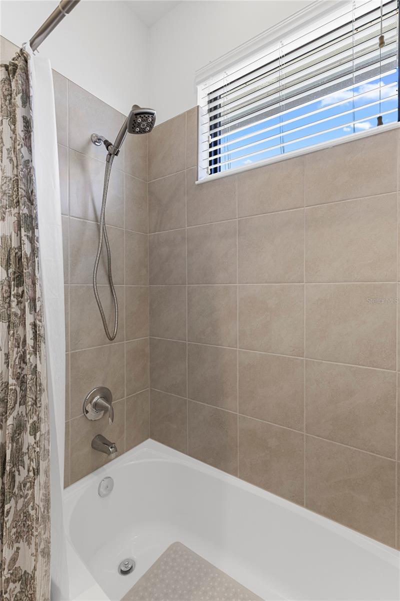 TB8482448 Property Photo 29