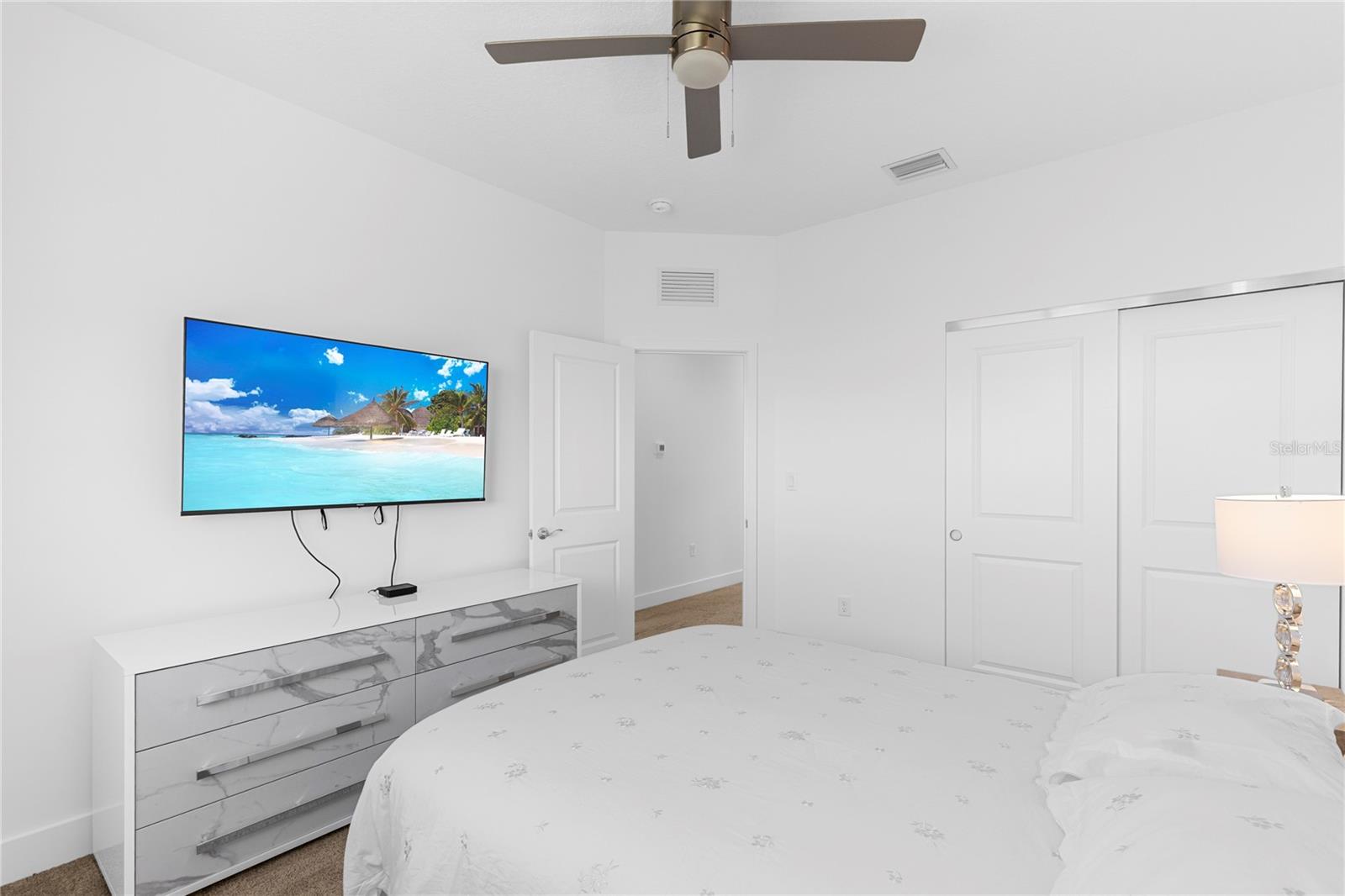 TB8482448 Property Photo 31