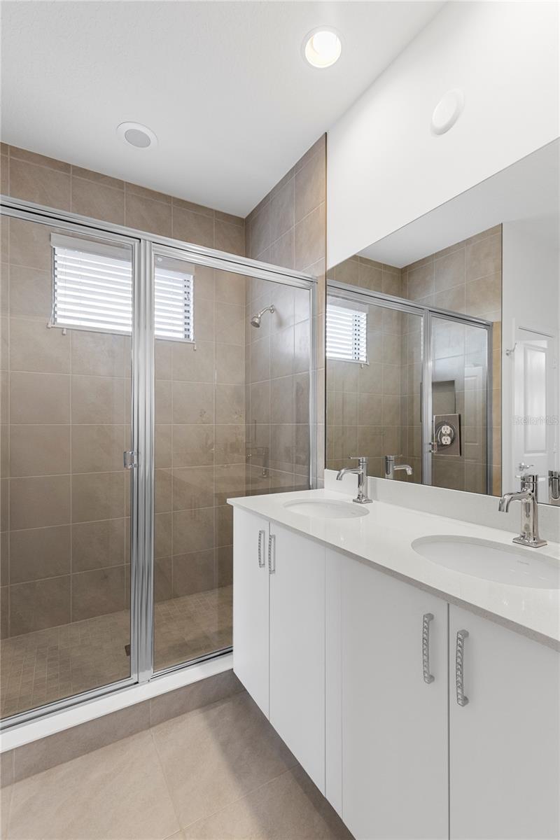 TB8482448 Property Photo 39