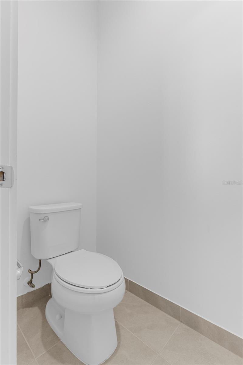 TB8482448 Property Photo 40