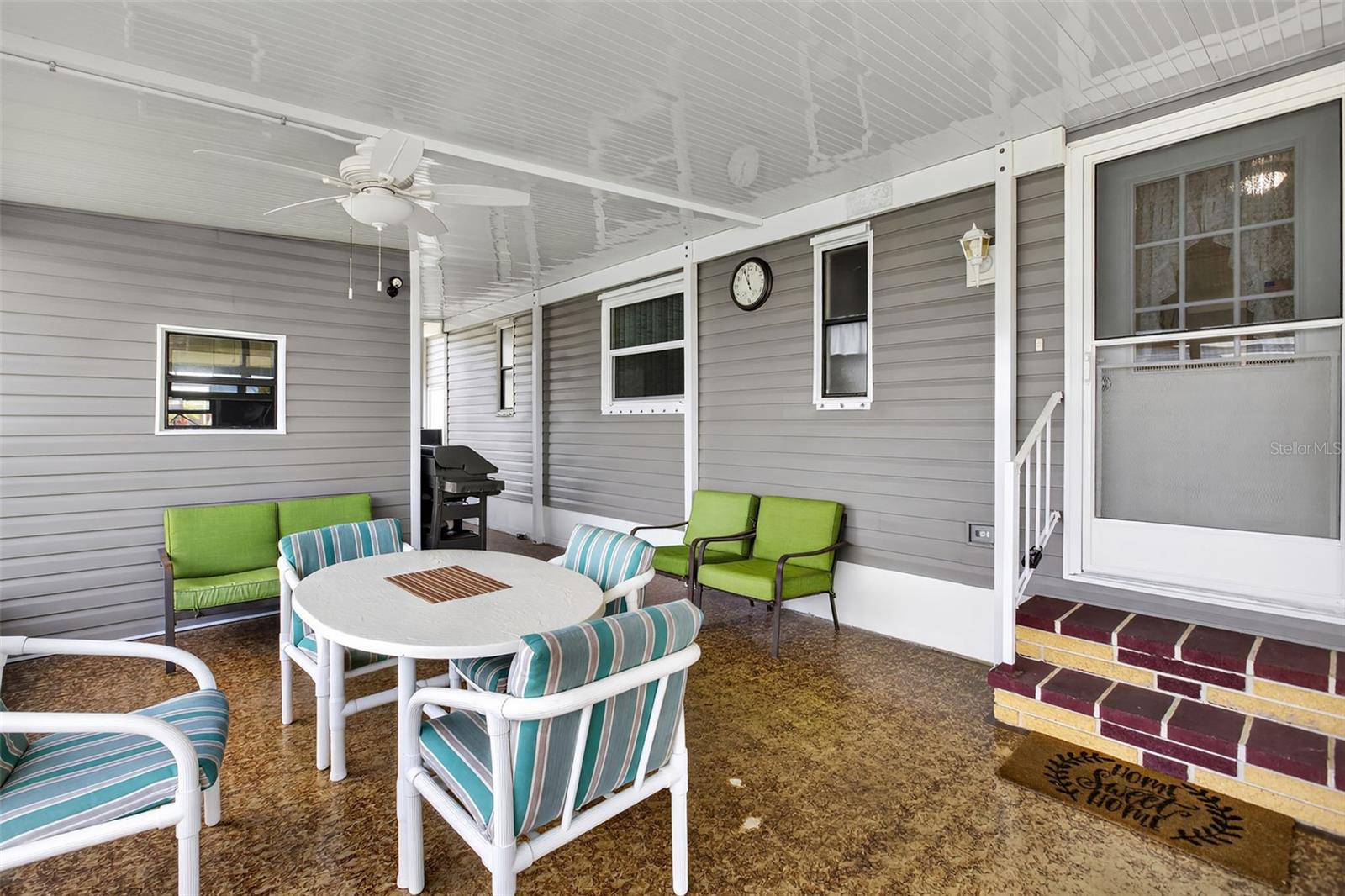 652 La Sala Property Photo 4