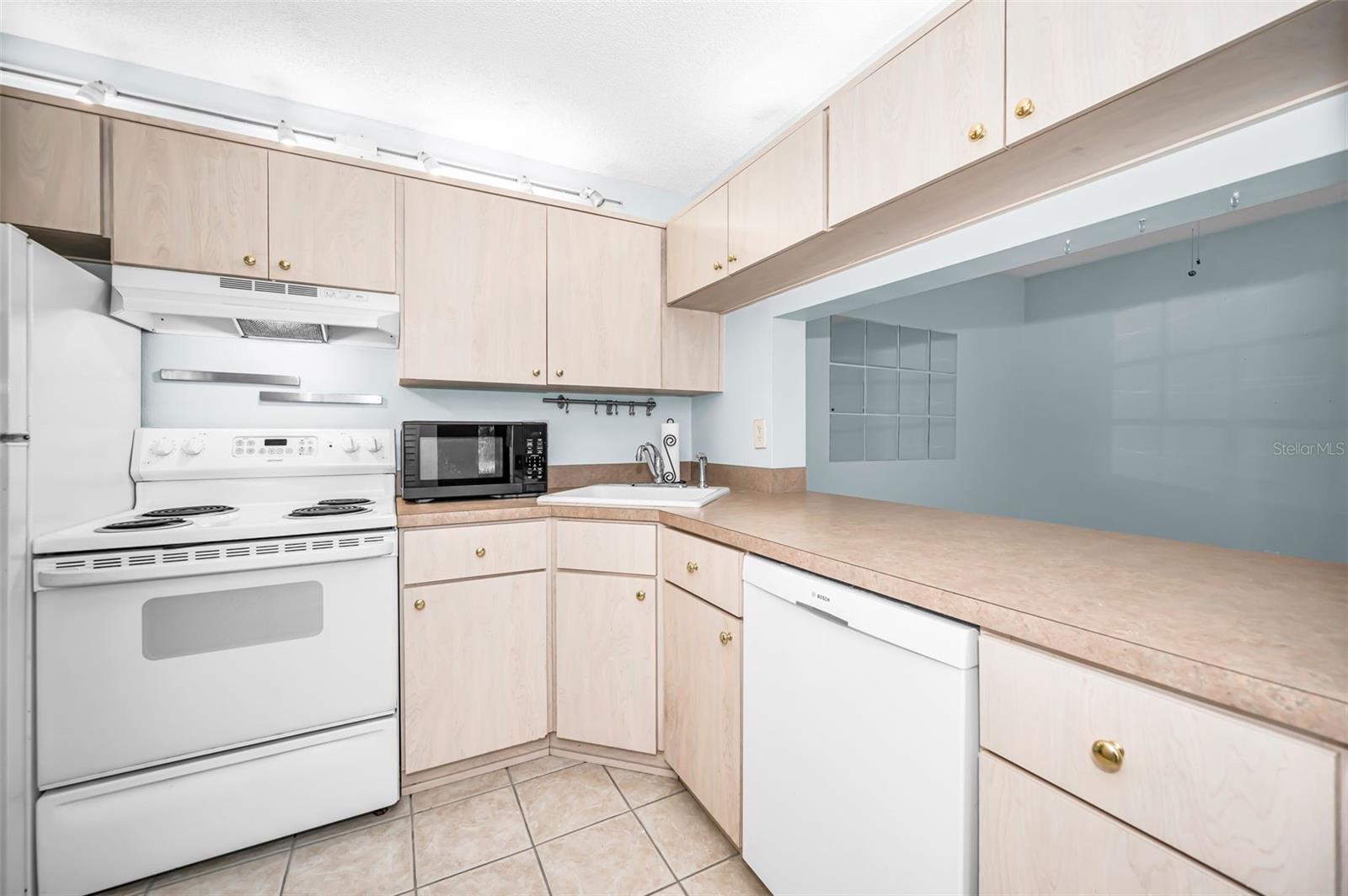 3232 Lake Pine Way E #c1 Property Photo 6