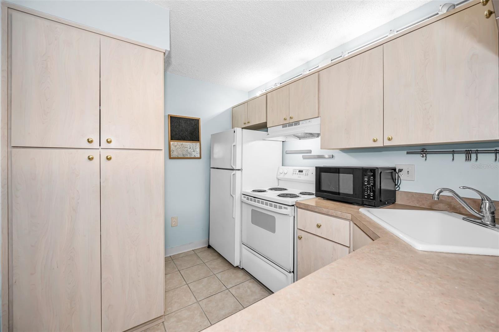 3232 Lake Pine Way E #c1 Property Photo 8