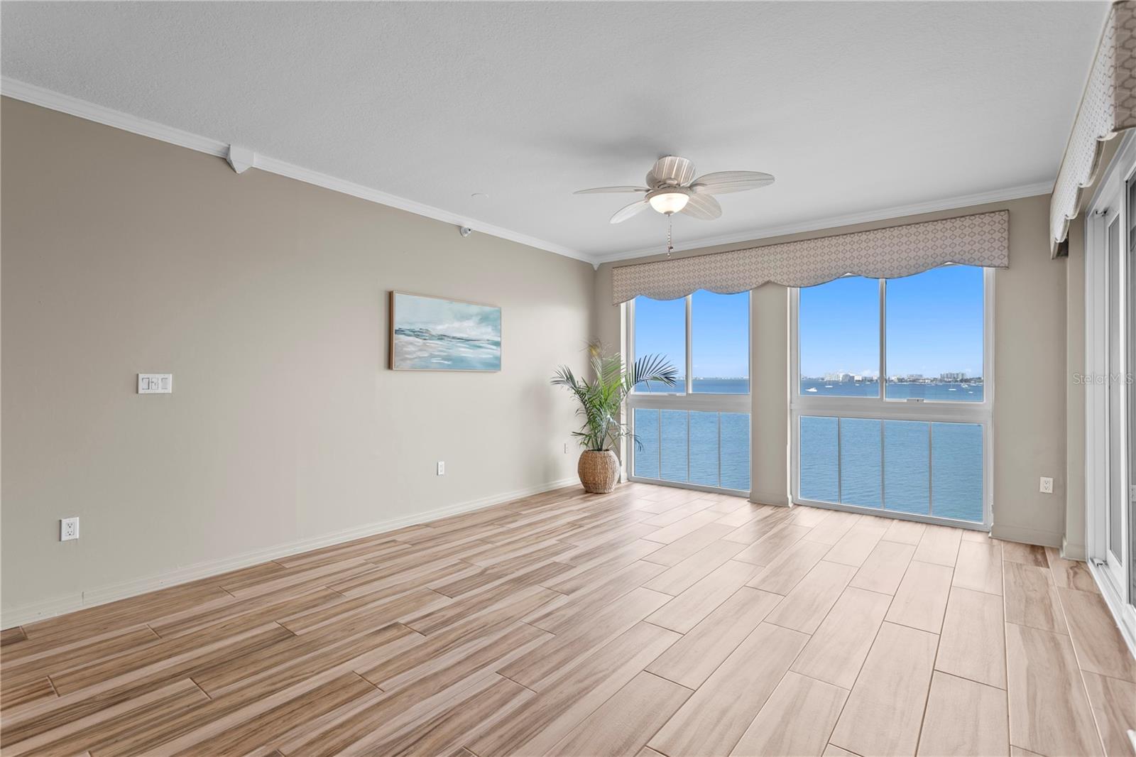 4717 Dolphin Cay Ln S #507 Property Photo 13