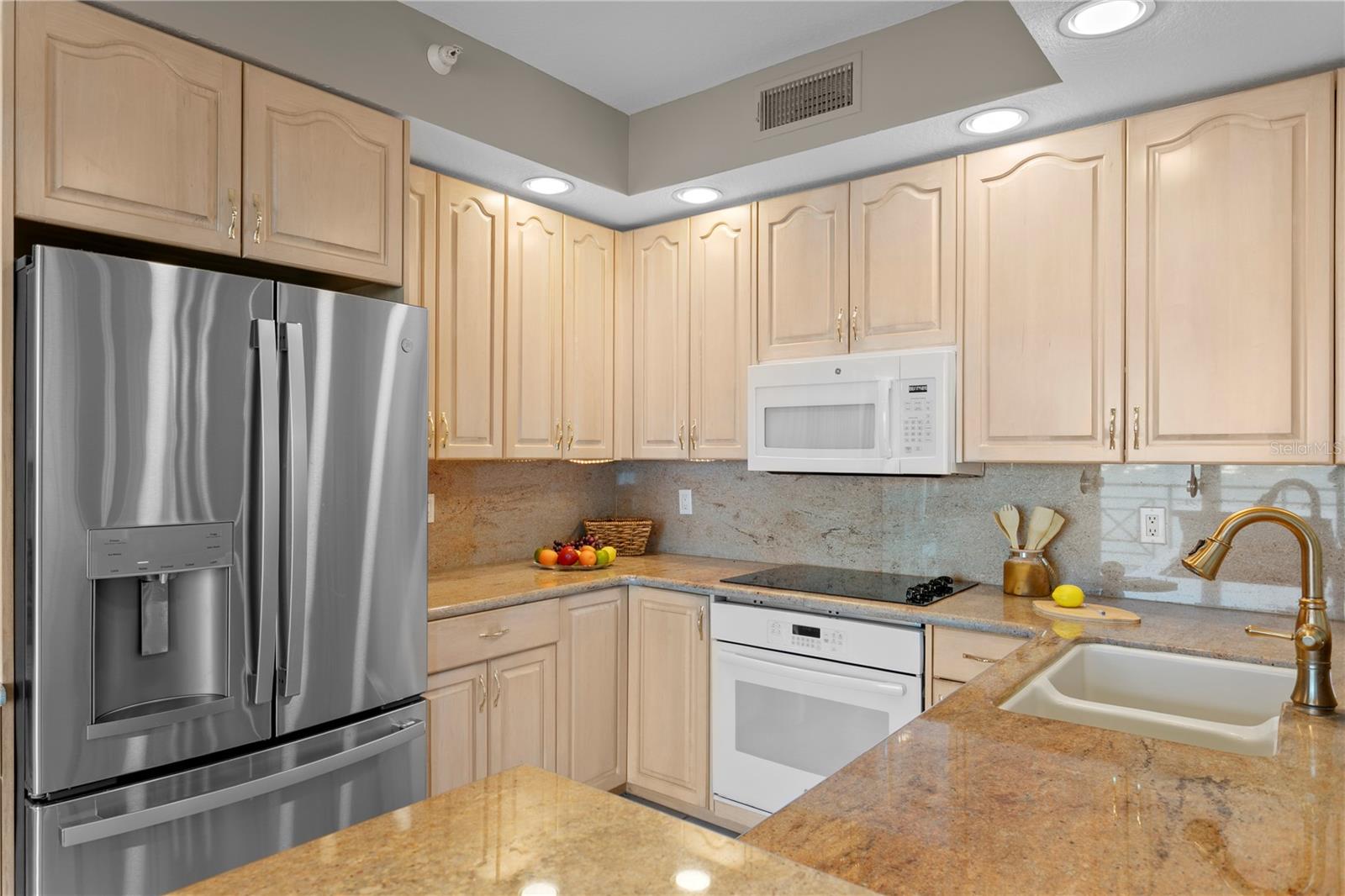 4717 Dolphin Cay Ln S #507 Property Photo 21