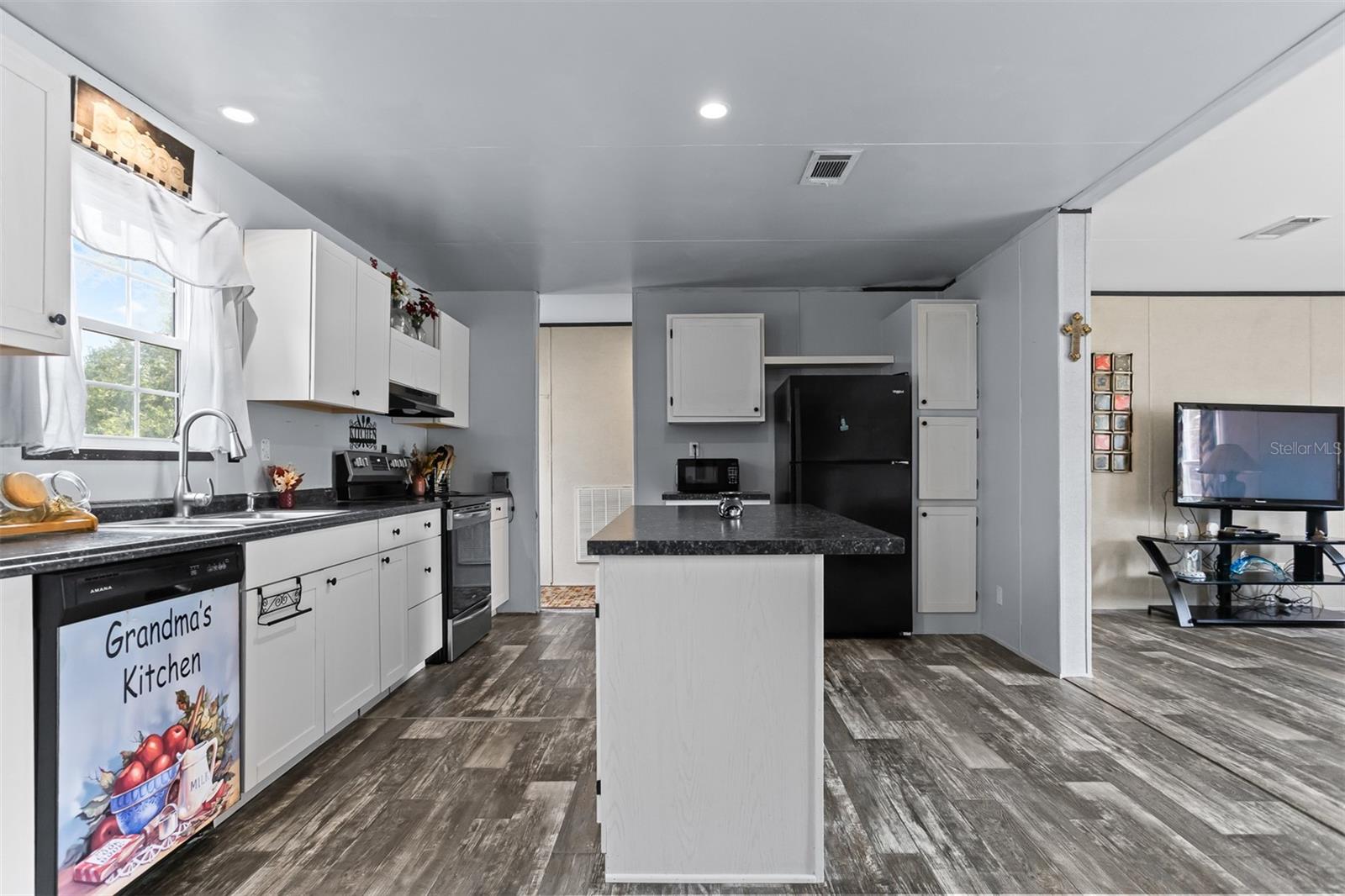 40545 Stewart Rd Property Photo 10