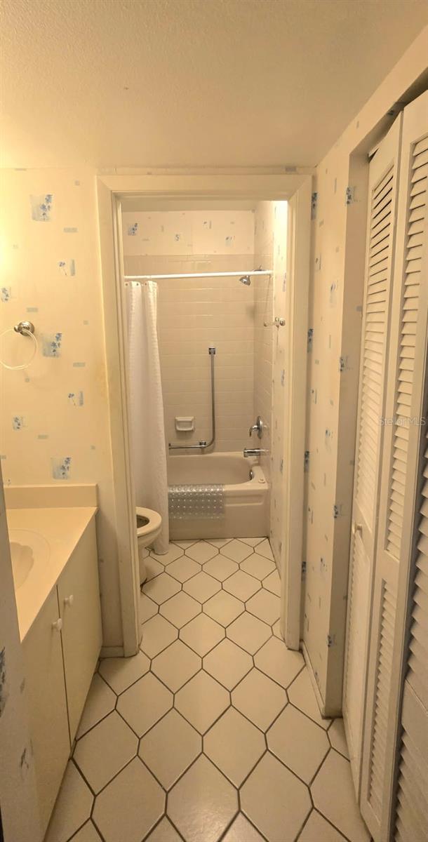 1001 Tartan Dr #302 Property Photo 12